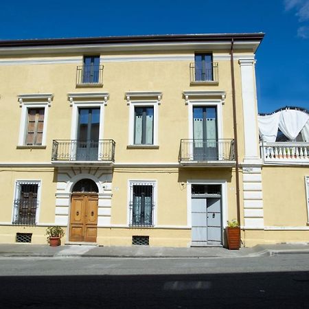 Palazzo Scura Bed & Breakfast Vaccarizzo Albanese ภายนอก รูปภาพ
