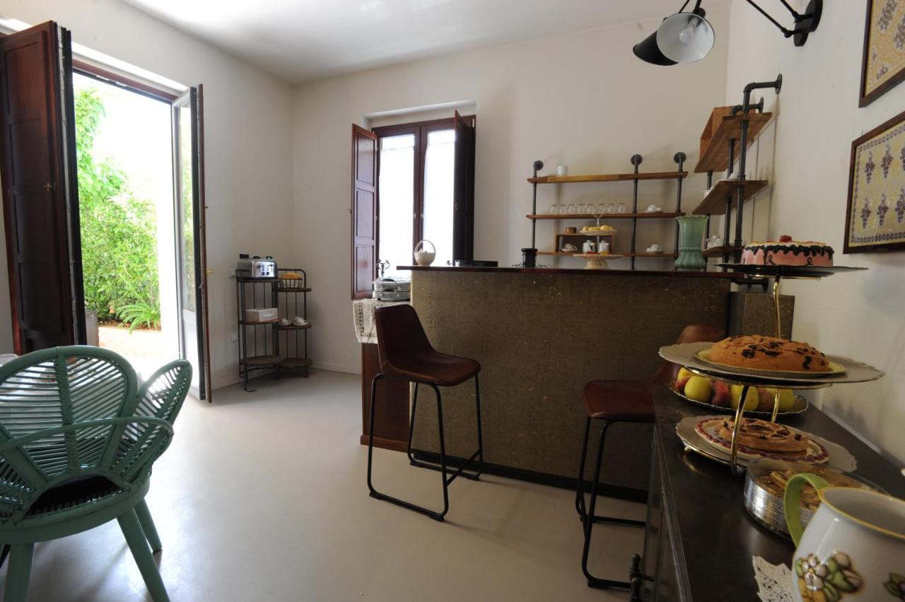 Palazzo Scura Bed & Breakfast Vaccarizzo Albanese ภายนอก รูปภาพ